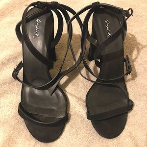Gorgeous Black sz 9 Heels